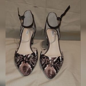 Womens 7M Heels Snake Skin Design
